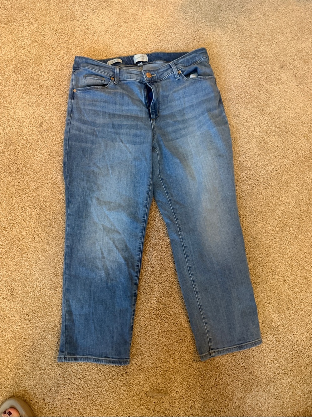 Cropped universal thread target jeans size 16